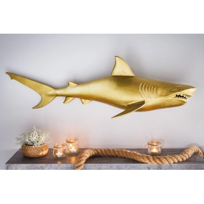 Estila Moderní nástěnná dekorace žralok Perry ve zlaté barvě z kovu 105cm