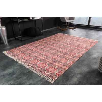 Estila Orientální bavlněný koberec Besatty ve tvaru obdélníku v červené barvě se vzorem a třásněmi 230cm